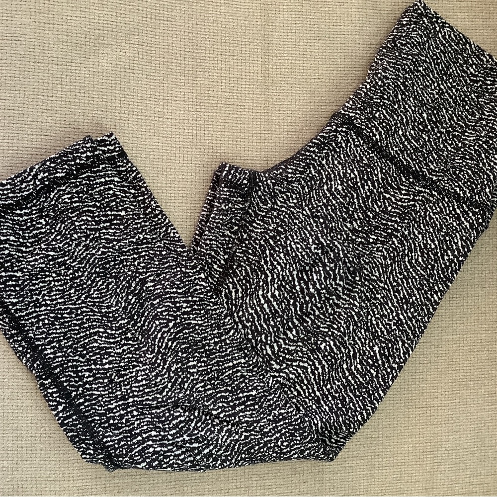 Luluemon Athletica Wonder High Rise  Capris size Small